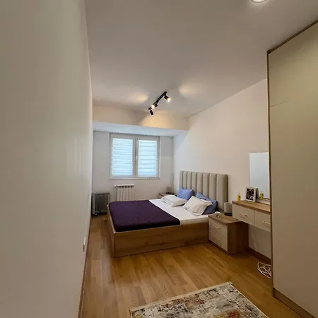 Appartamento Cozy With Free Parking